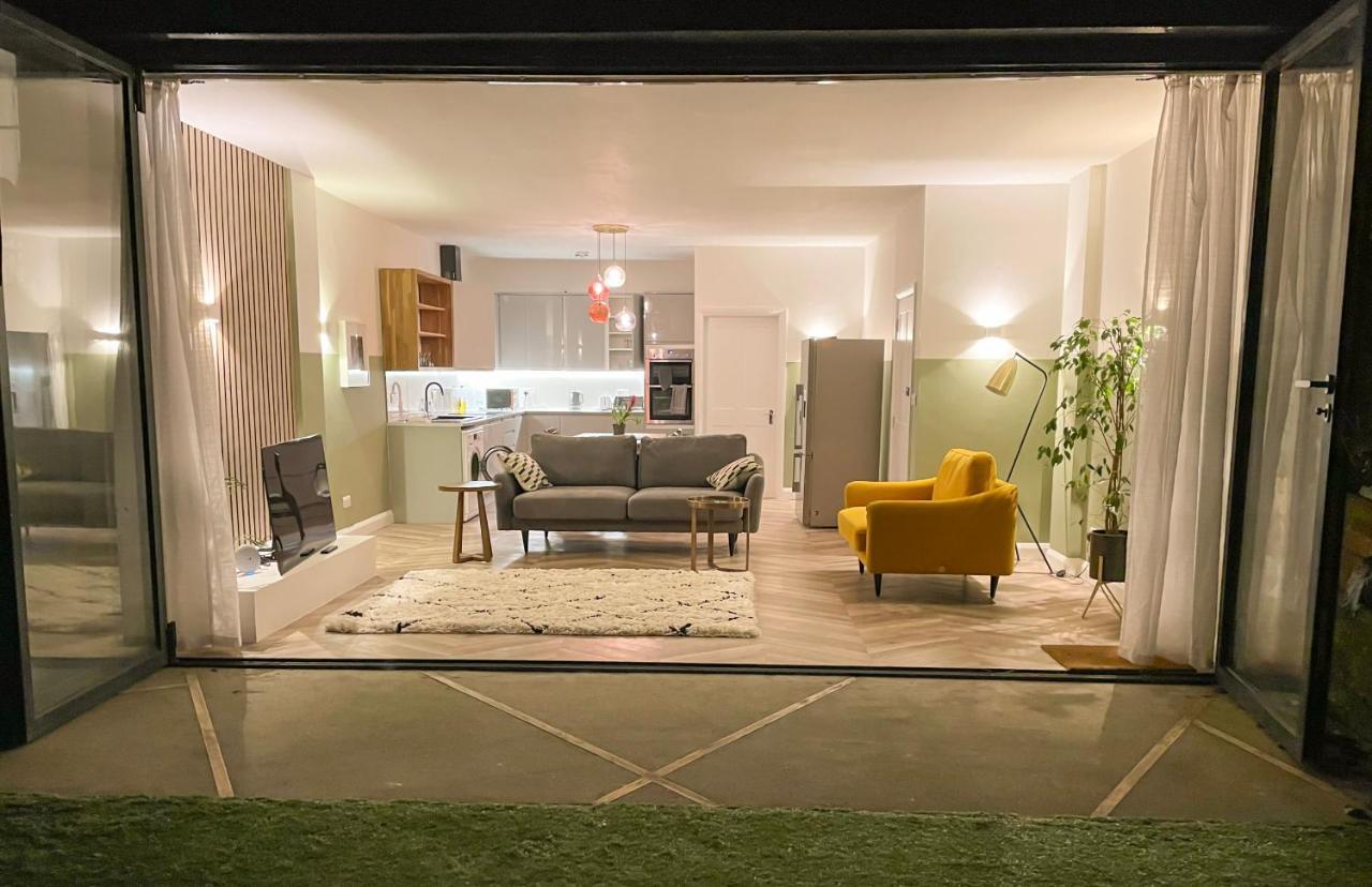 Garden Apartment Winchester Buitenkant foto